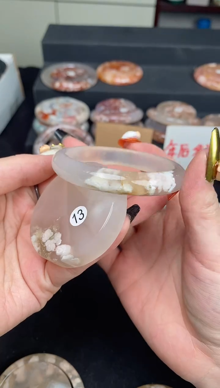 【闪购商品】石英质玉手镯（圆镯）未镶嵌56