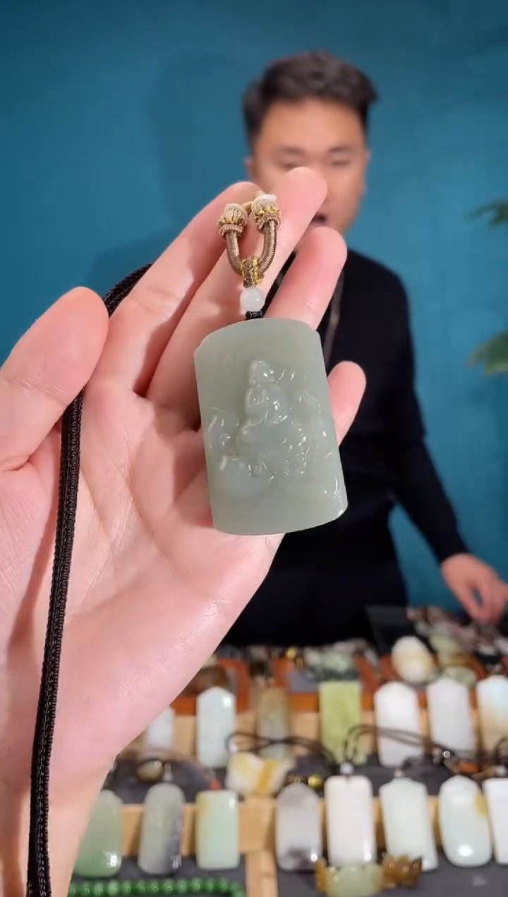 颈饰未镶嵌和田玉1