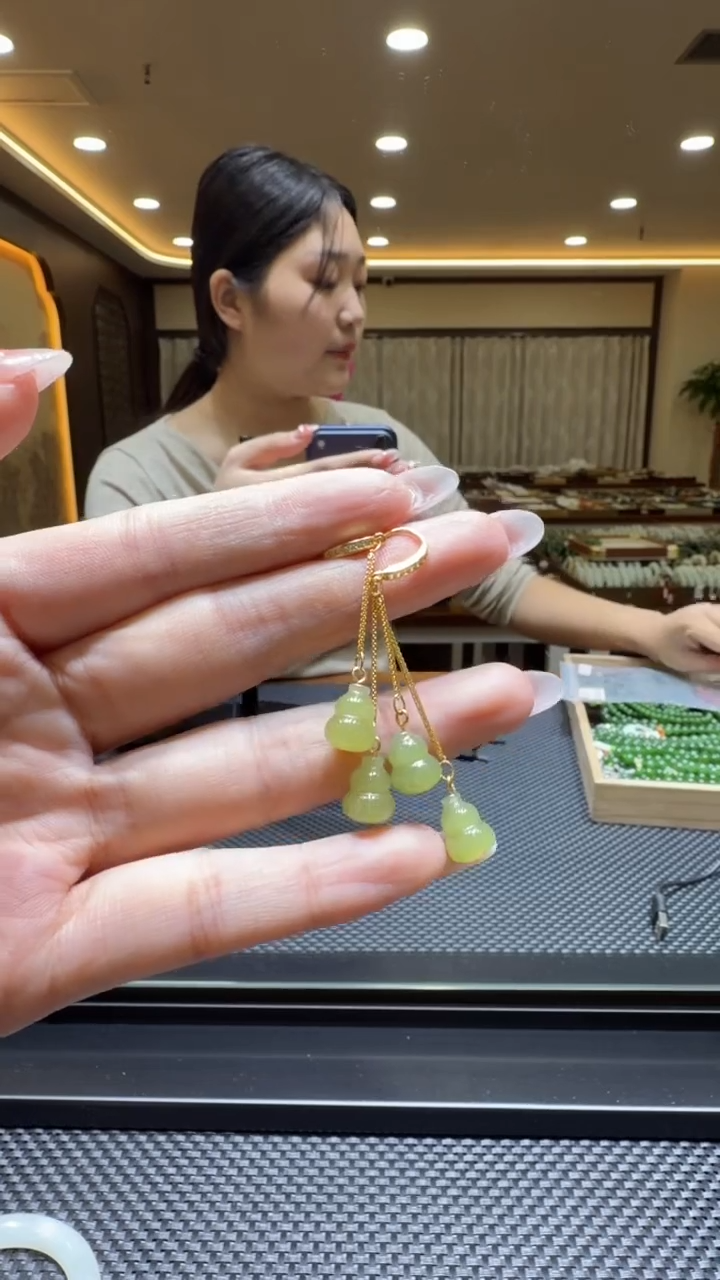 颈饰未镶嵌和田玉耳饰一对（多样性，发一）