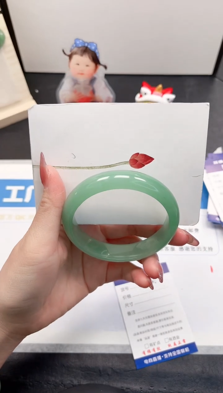 【闪购商品】石英质玉手镯未镶嵌267-62