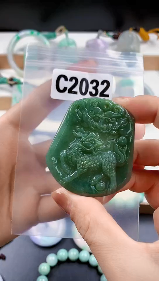 颈饰未镶嵌翡翠天然翡翠吊坠挂件