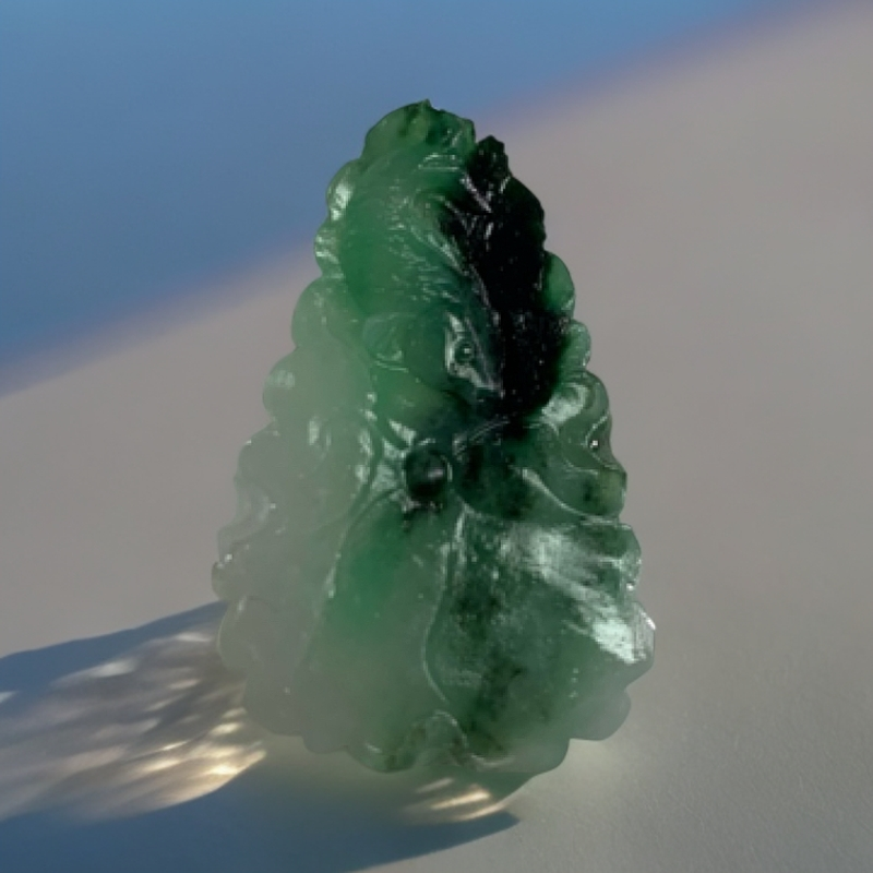 玉如军意翡翠珠宝