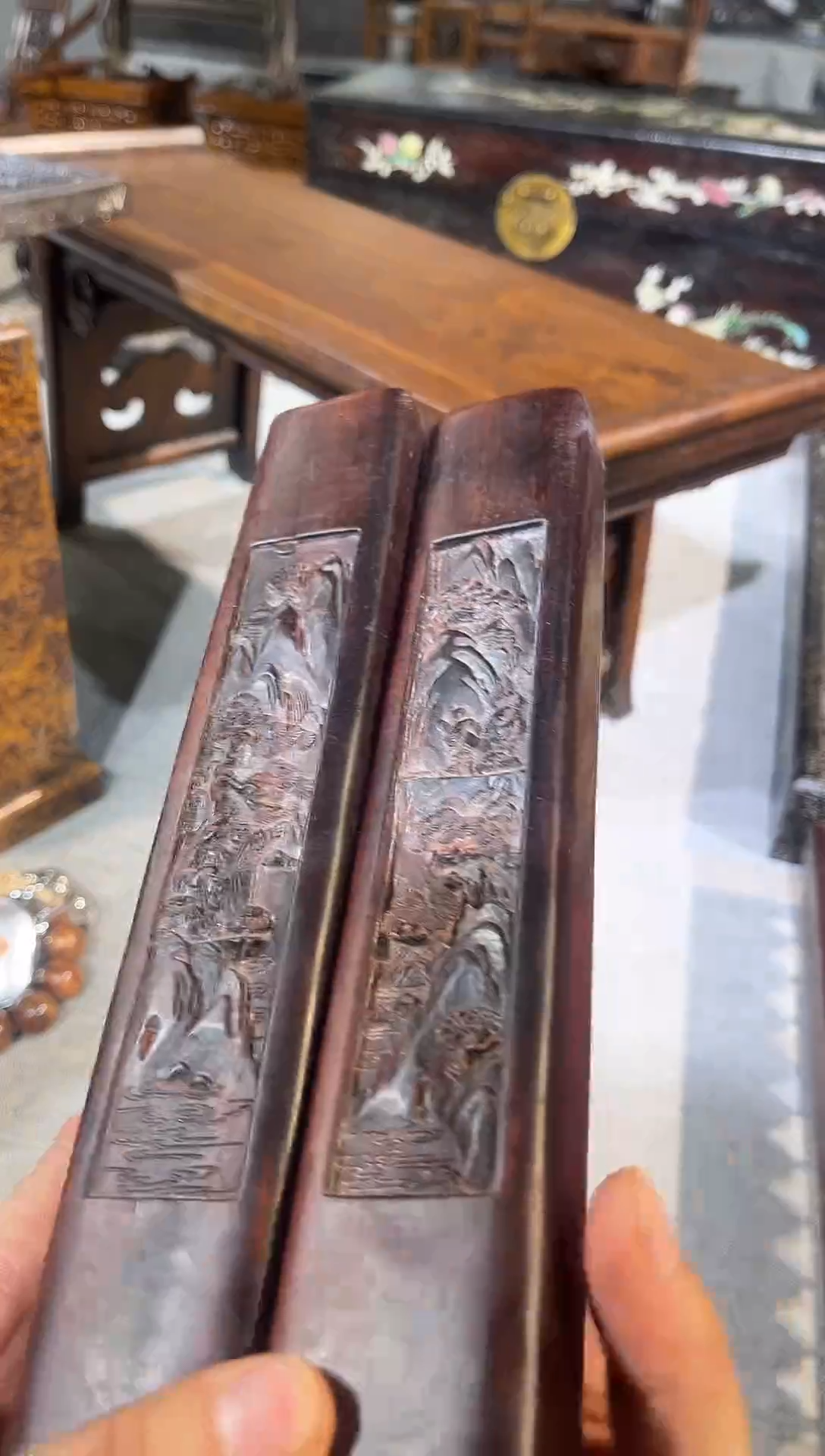 木紫檀雕刻山水镇尺一对