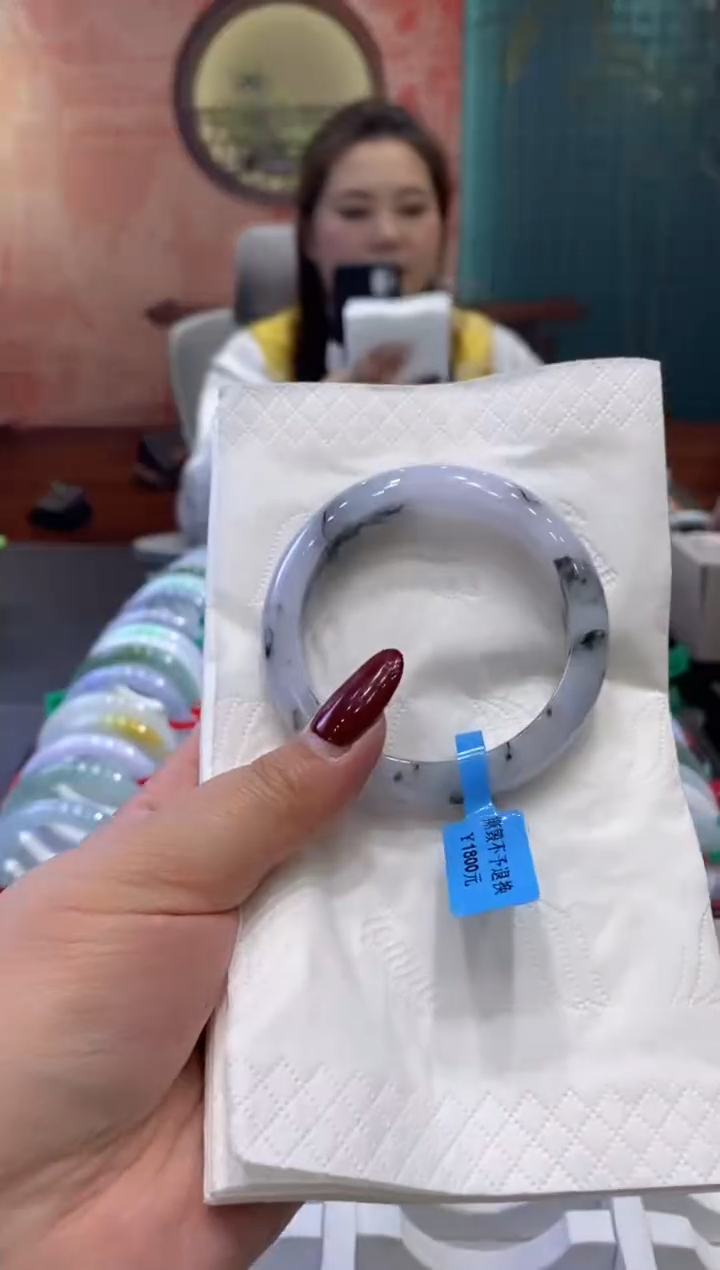 【闪购商品】翡翠手镯未镶嵌多人0017942