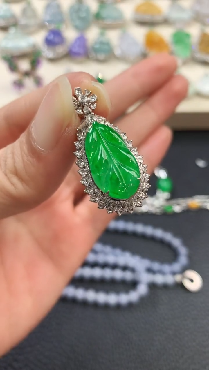 【闪购商品】翡翠吊坠(不含链)18K金镶嵌n63     