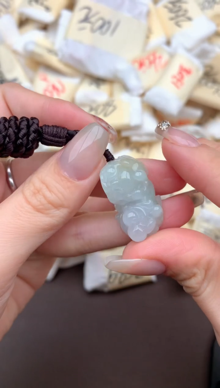 【闪购商品】翡翠挂件未镶嵌—   