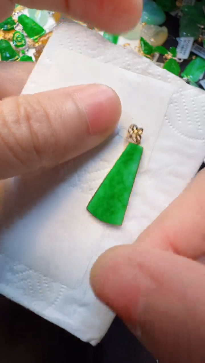 【闪购商品】翡翠吊坠(不含链)18K金镶嵌1280