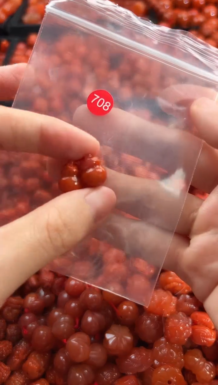 颈饰未镶嵌南红玛瑙1