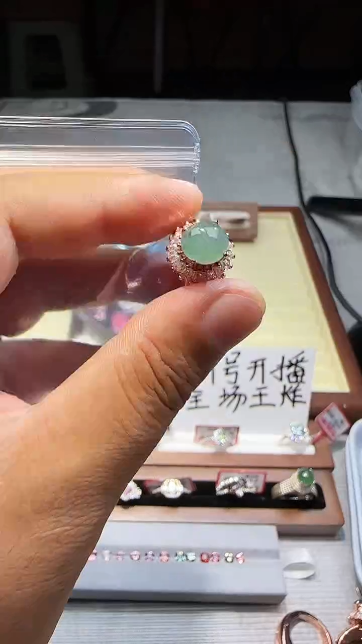 裸石翡翠缅甸A货翡翠单个 多样性发货  10