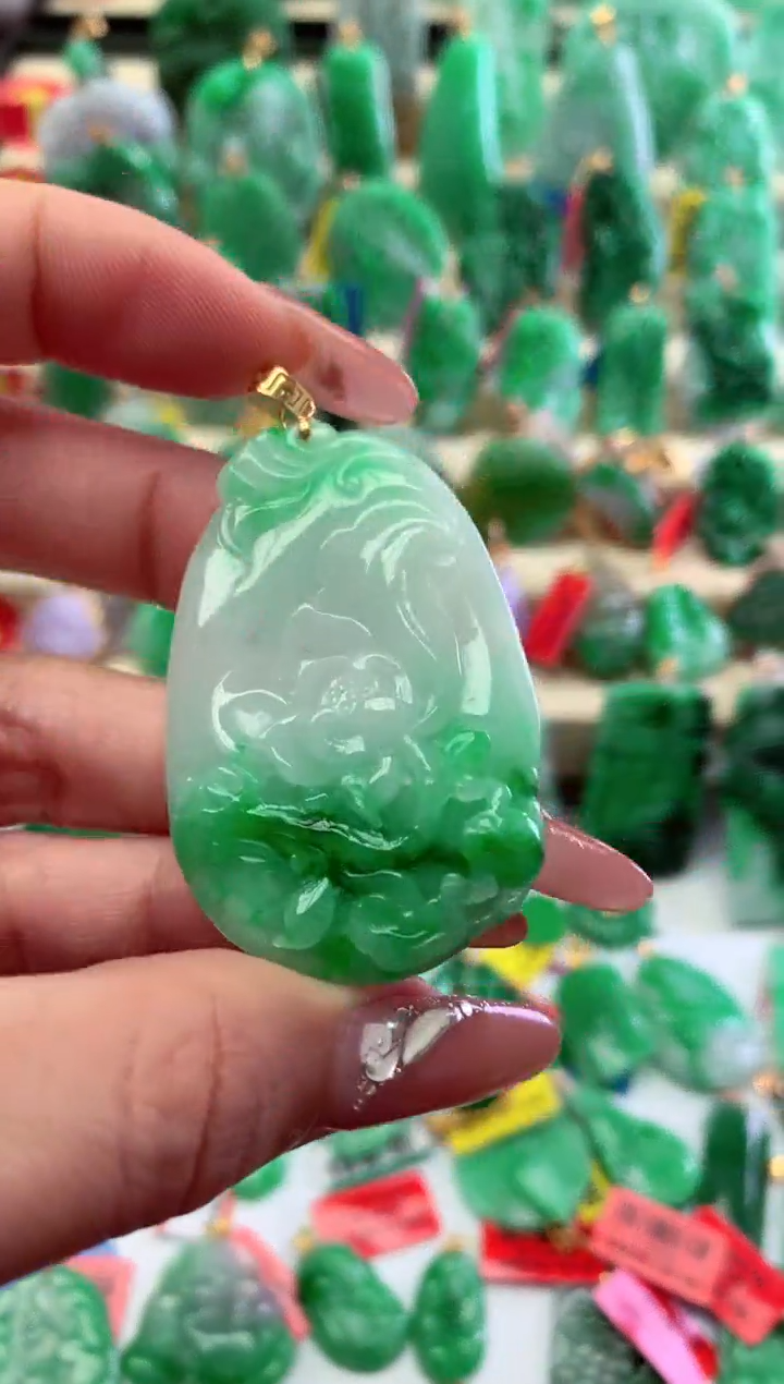 【闪购商品】翡翠吊坠(不含链)18K金镶嵌挂件