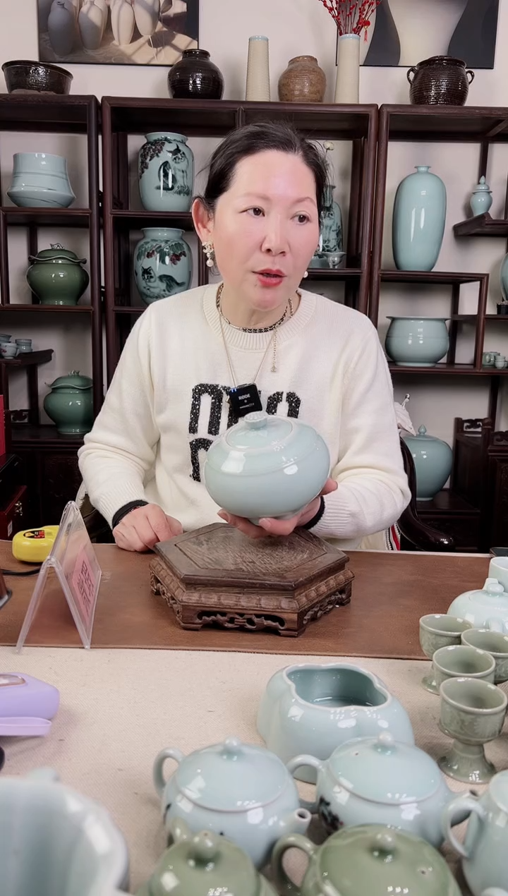 【闪购商品】杯粉青 莲心 茶叶罐B