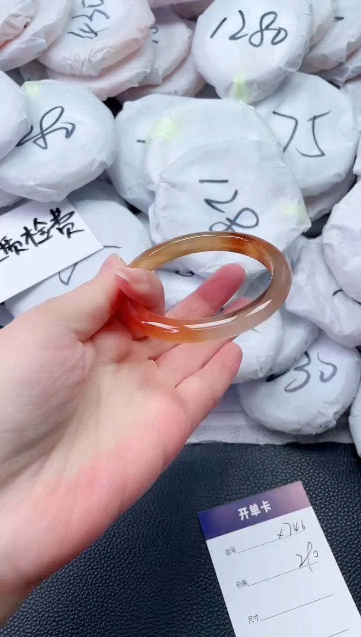 【闪购商品】石英质玉手镯未镶嵌X746