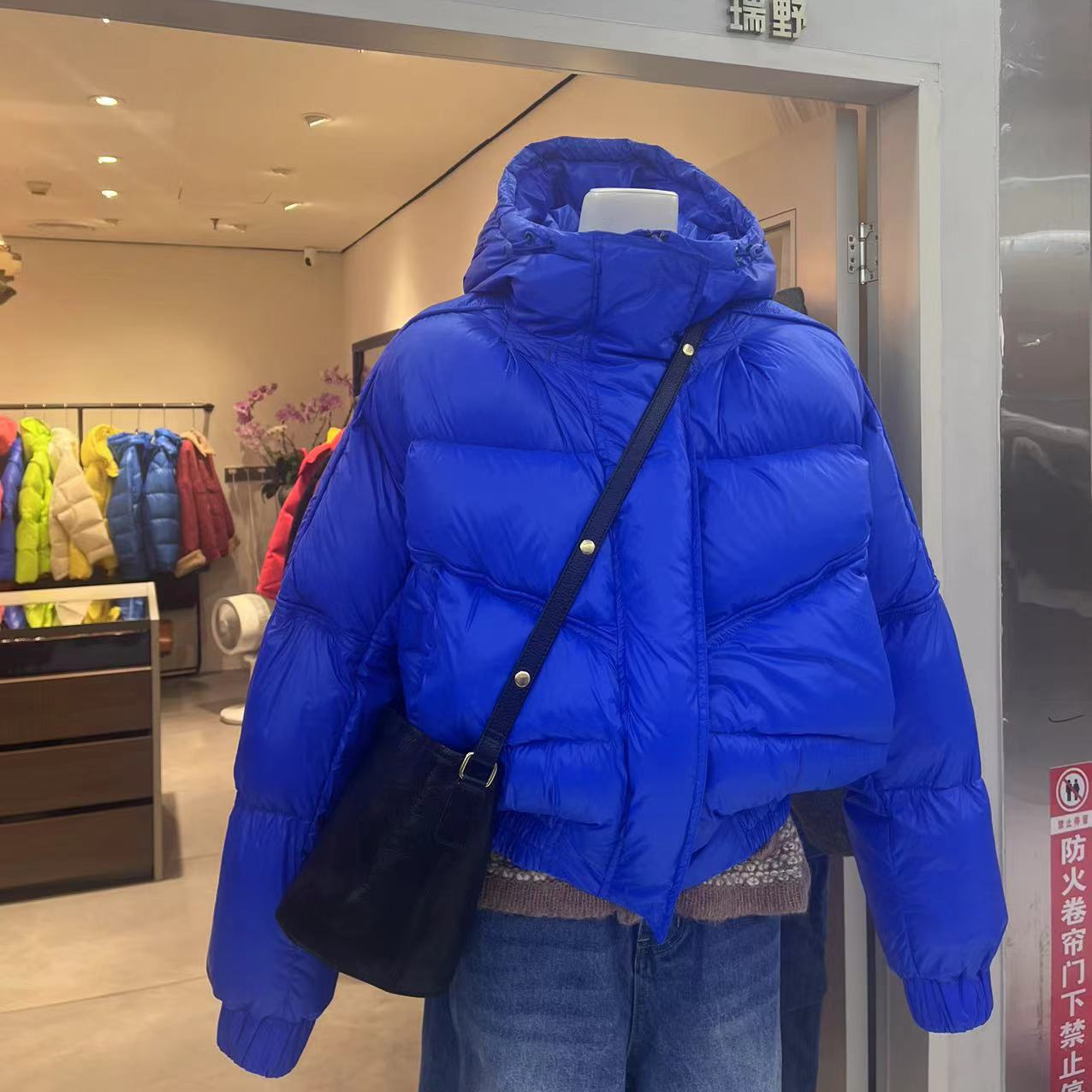 2025冬季休闲短款保暖外套5645