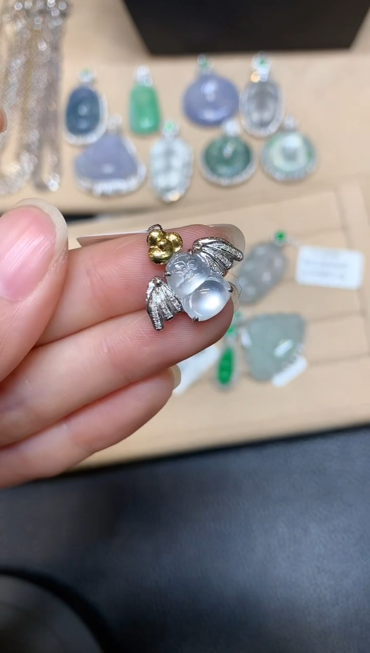 【闪购商品】翡翠吊坠(不含链)18K金镶嵌吞金兽【无服务费