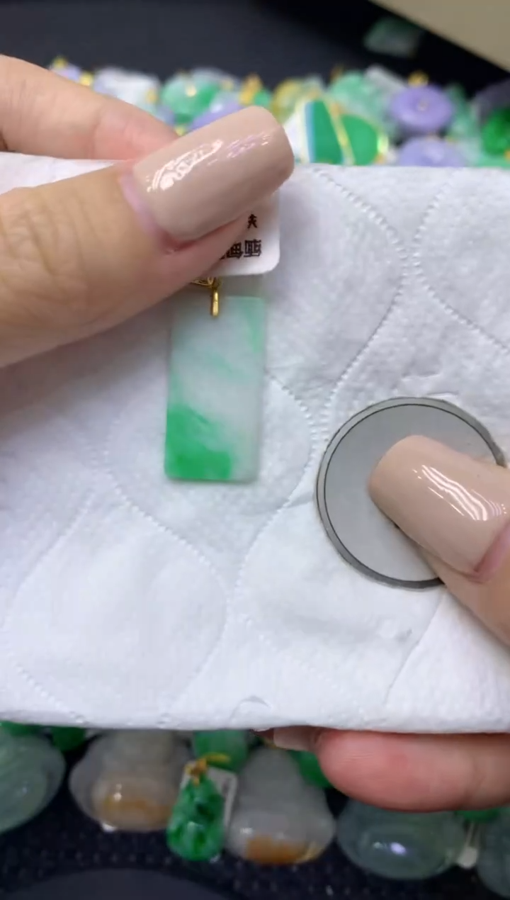 颈饰未镶嵌翡翠天然缅甸翡翠A货