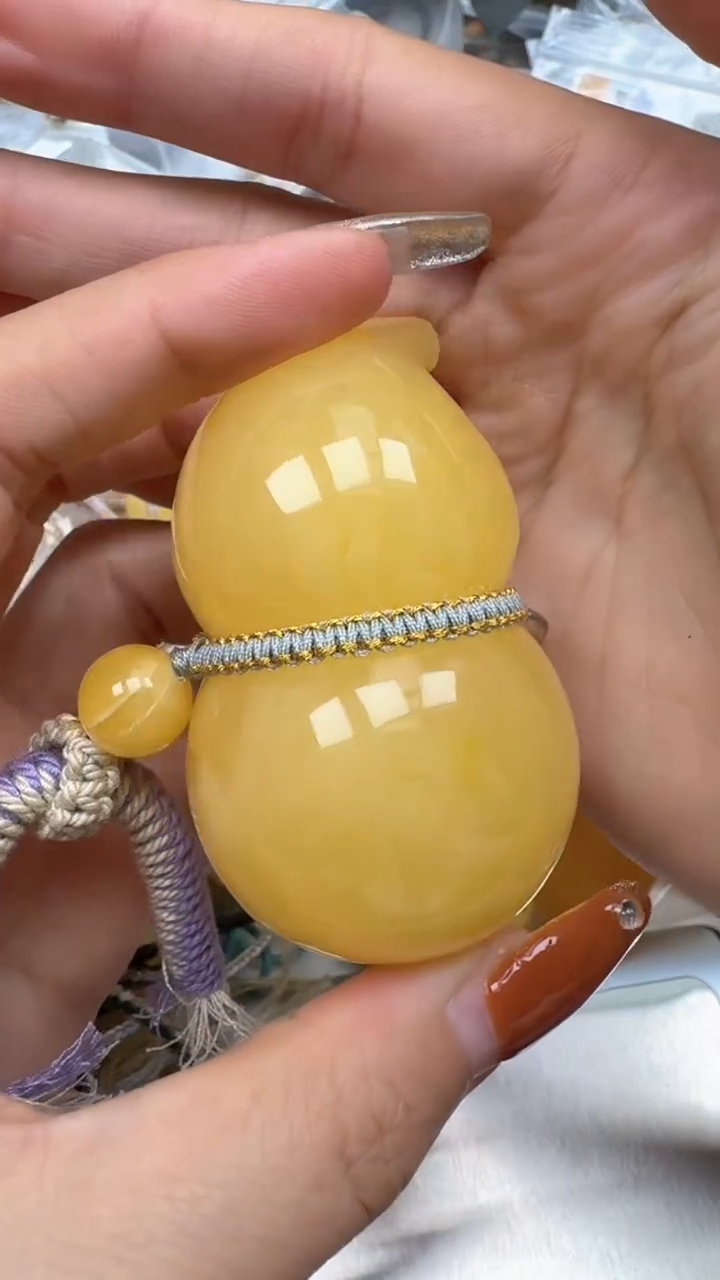 裸石琥珀未镶嵌如图