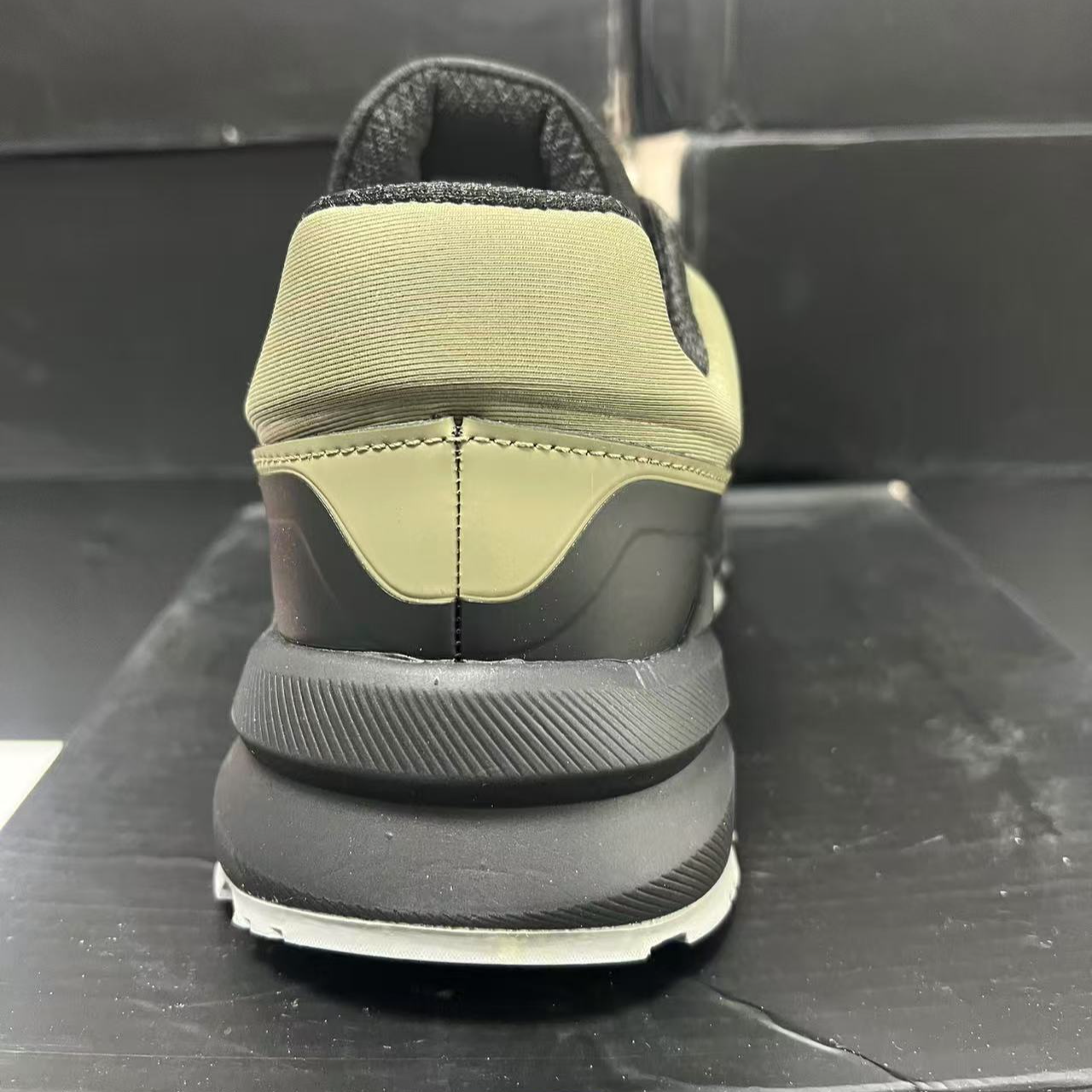 户外运动徒步跑步登山防滑耐磨运动休闲鞋