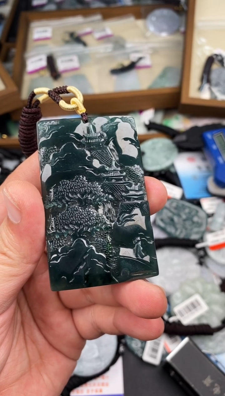 【闪购商品】翡翠颈饰未镶嵌   天然翡翠，一物一图