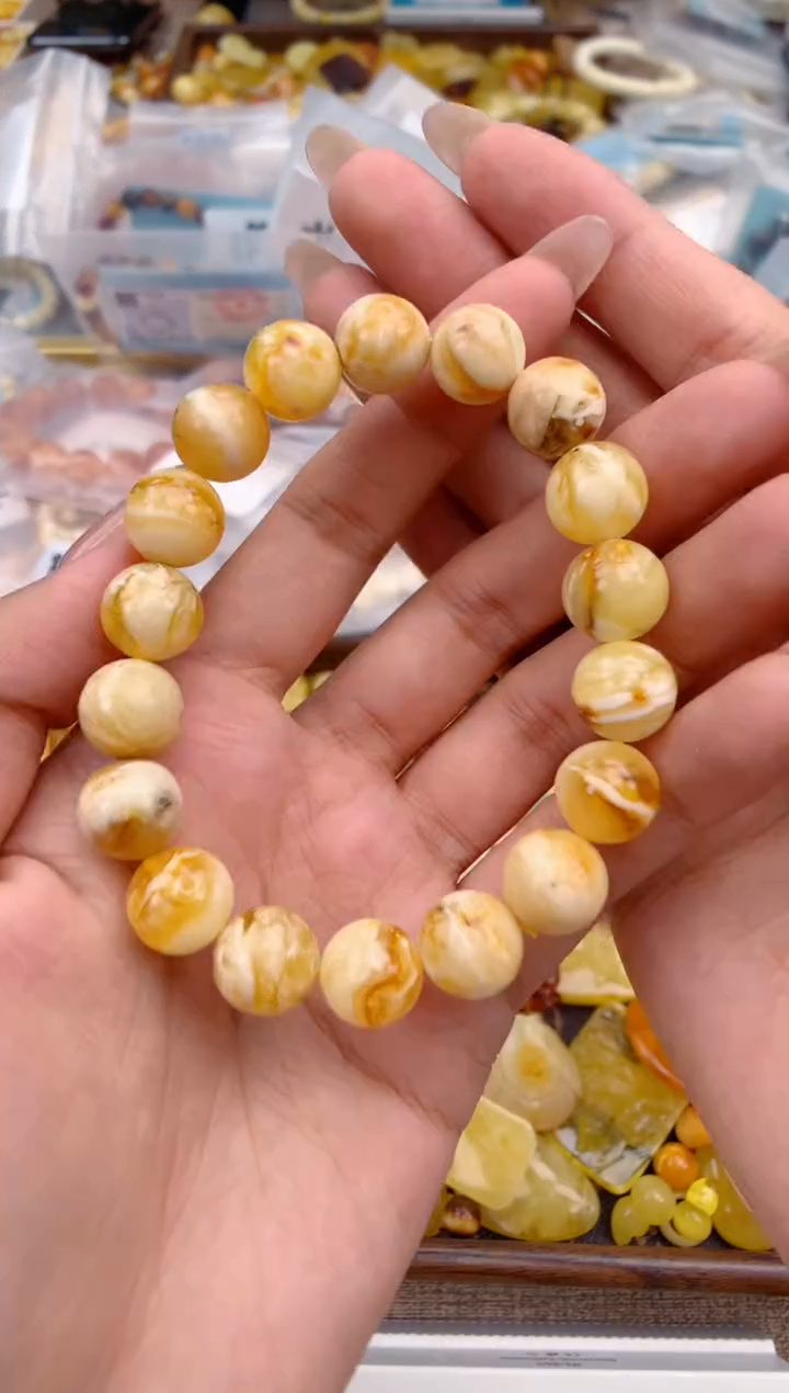 蜜蜡未镶嵌珠宝奇石68