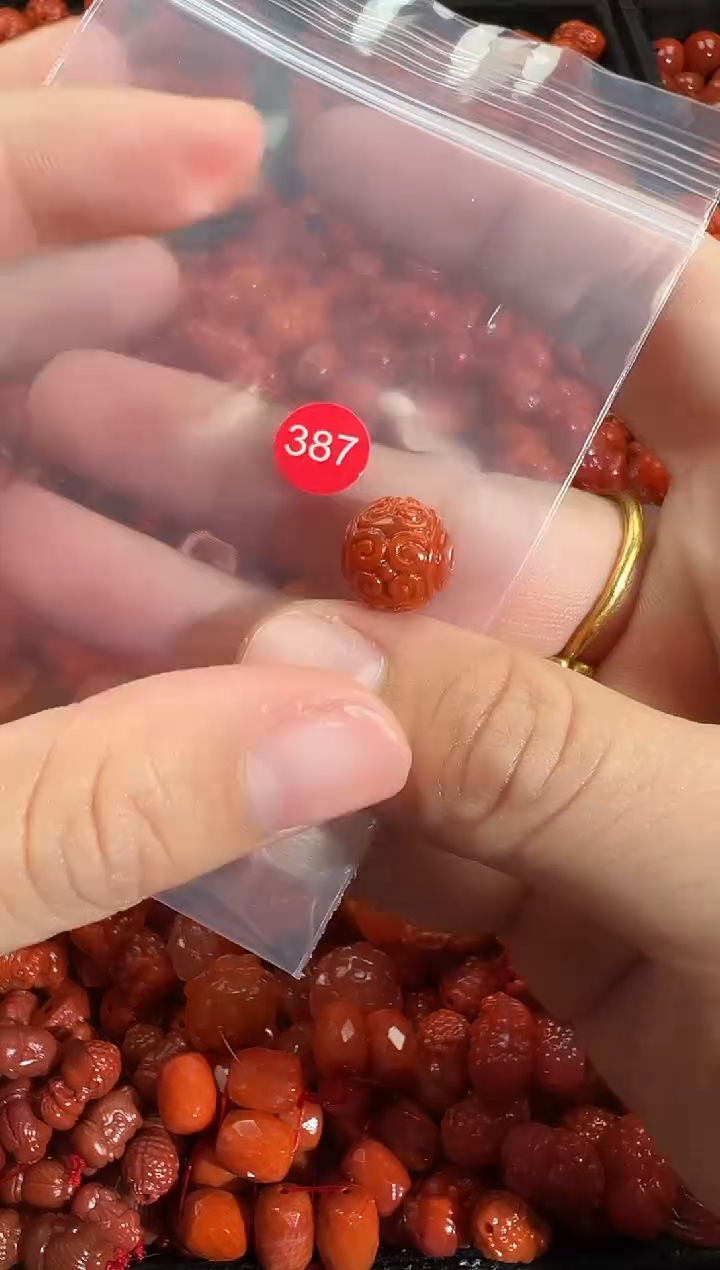 颈饰未镶嵌南红玛瑙1