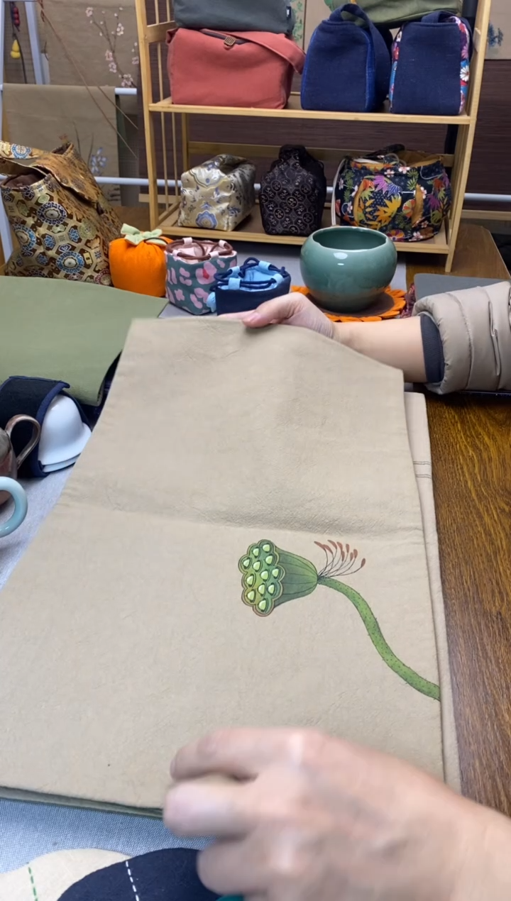 手绘茶席（绿莲蓬）