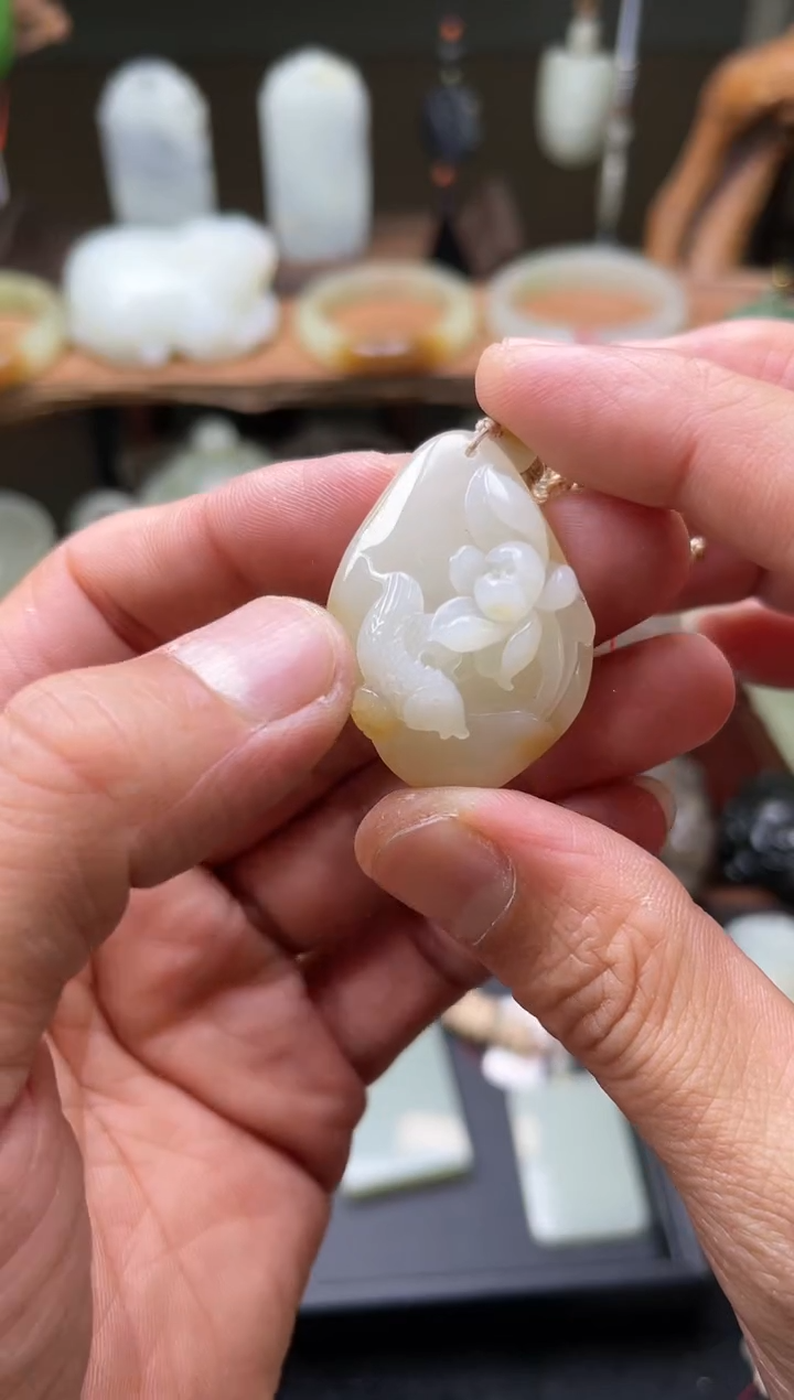 【闪购商品】和田玉吊坠未镶嵌且末金山糖 如鱼得水821351