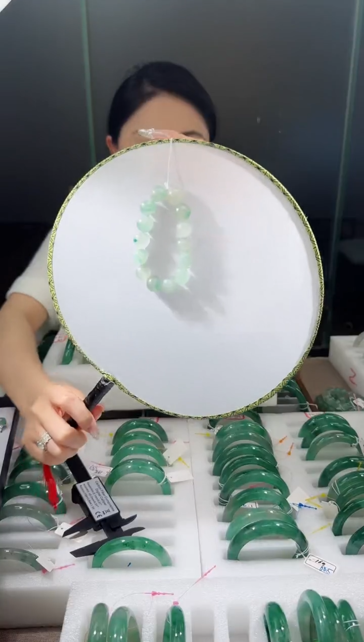 【闪购商品】石英质玉手镯未镶嵌132