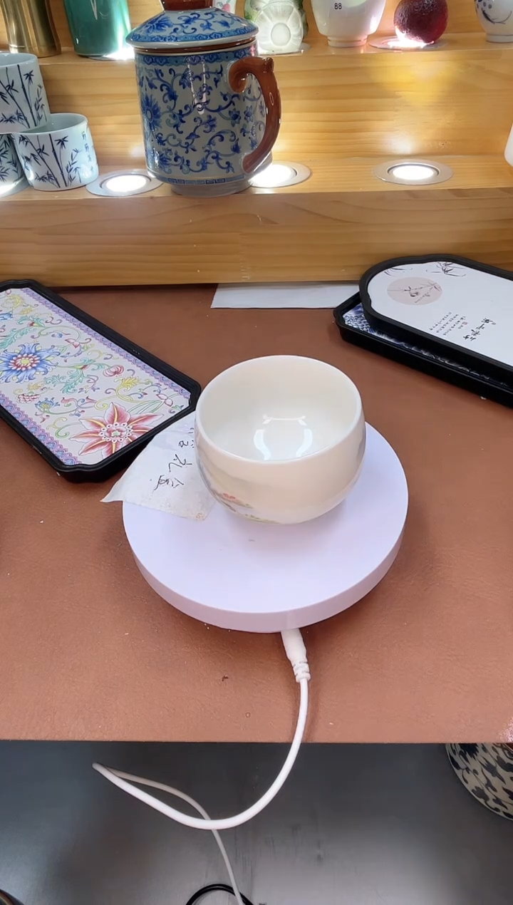 羊脂玉瓷千里江山主人杯
