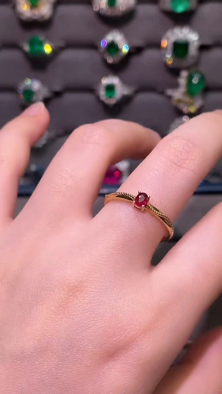 红宝石戒指18K金镶嵌0.26ct