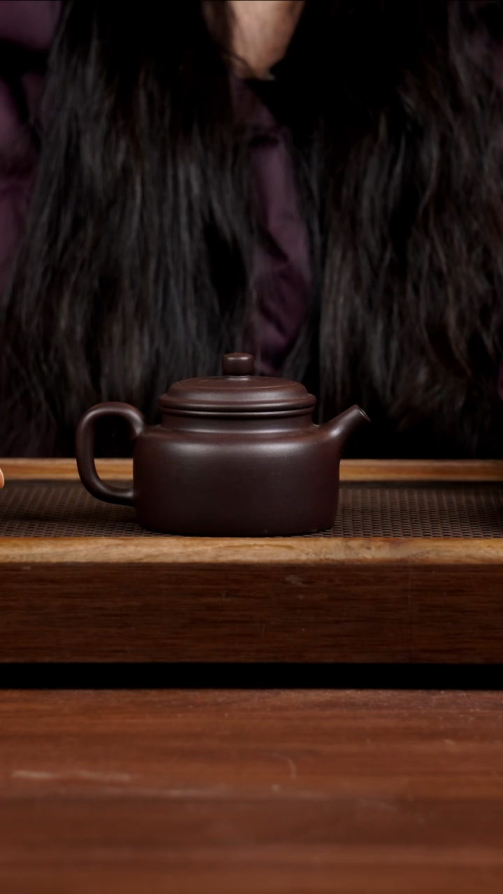 【闪购商品】紫砂茶壶黑星土德钟175CC