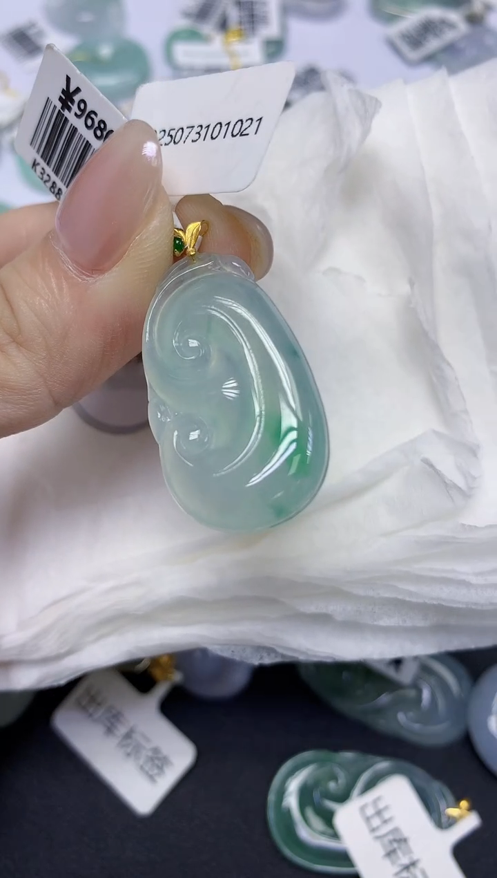 翡翠18K金镶嵌颈饰天然缅甸翡翠A货百元以上9元证书费自理
