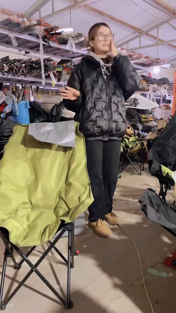 铁U型   加棉  高背  颜色随机