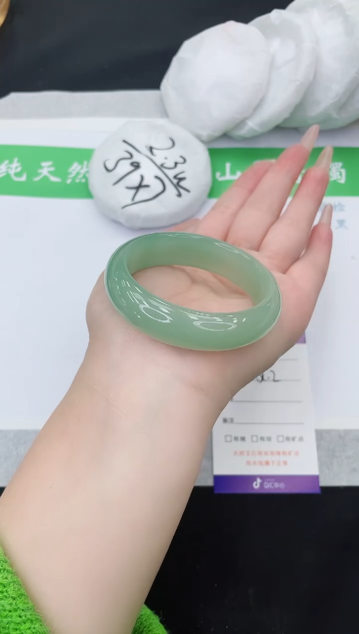 【闪购商品】石英质玉手镯未镶嵌D166-52+
