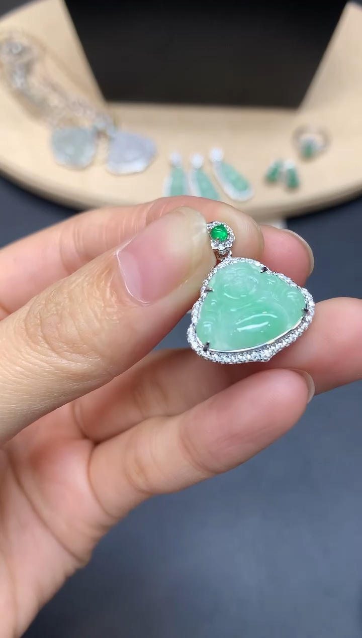 【闪购商品】翡翠吊坠(不含链)银S925镶嵌佛公【多样性发其一】
