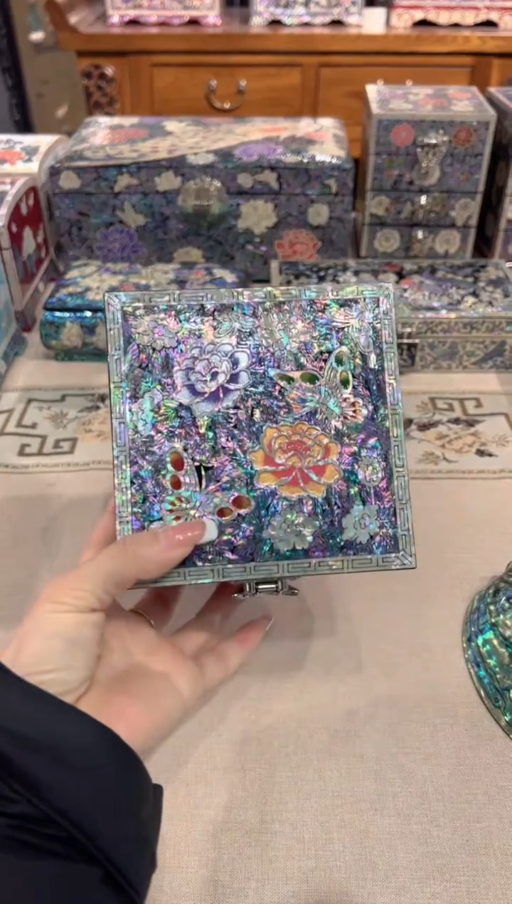 【闪购商品】黑底白边·弘贝雅螺钿漆器文化馆