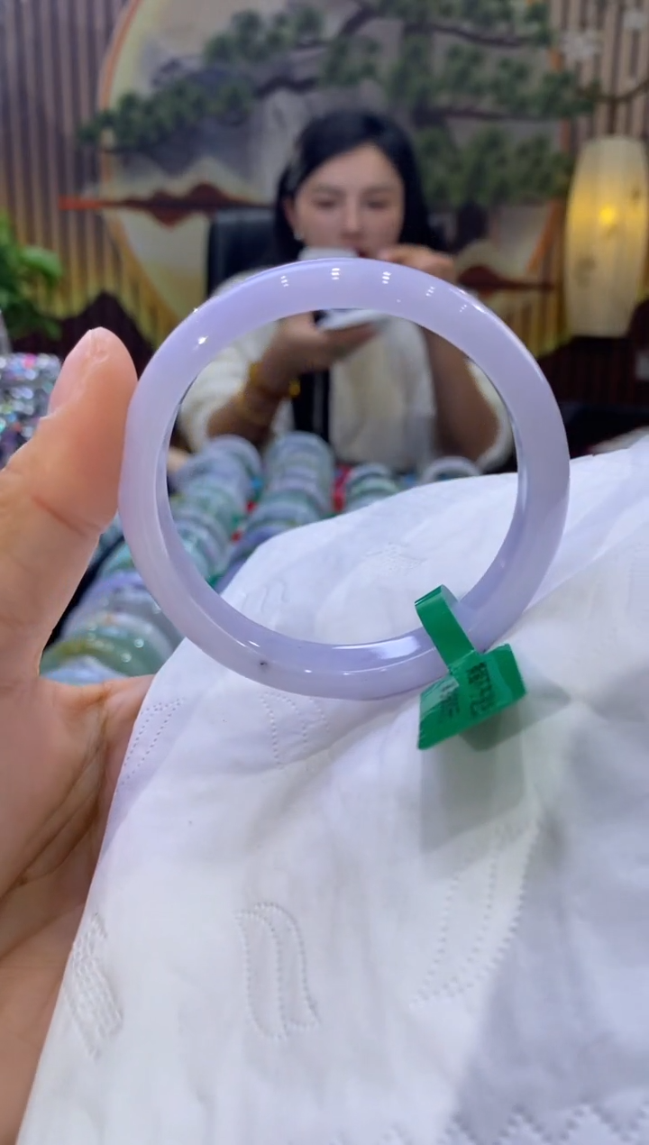 【闪购商品】翡翠手镯未镶嵌多人05557