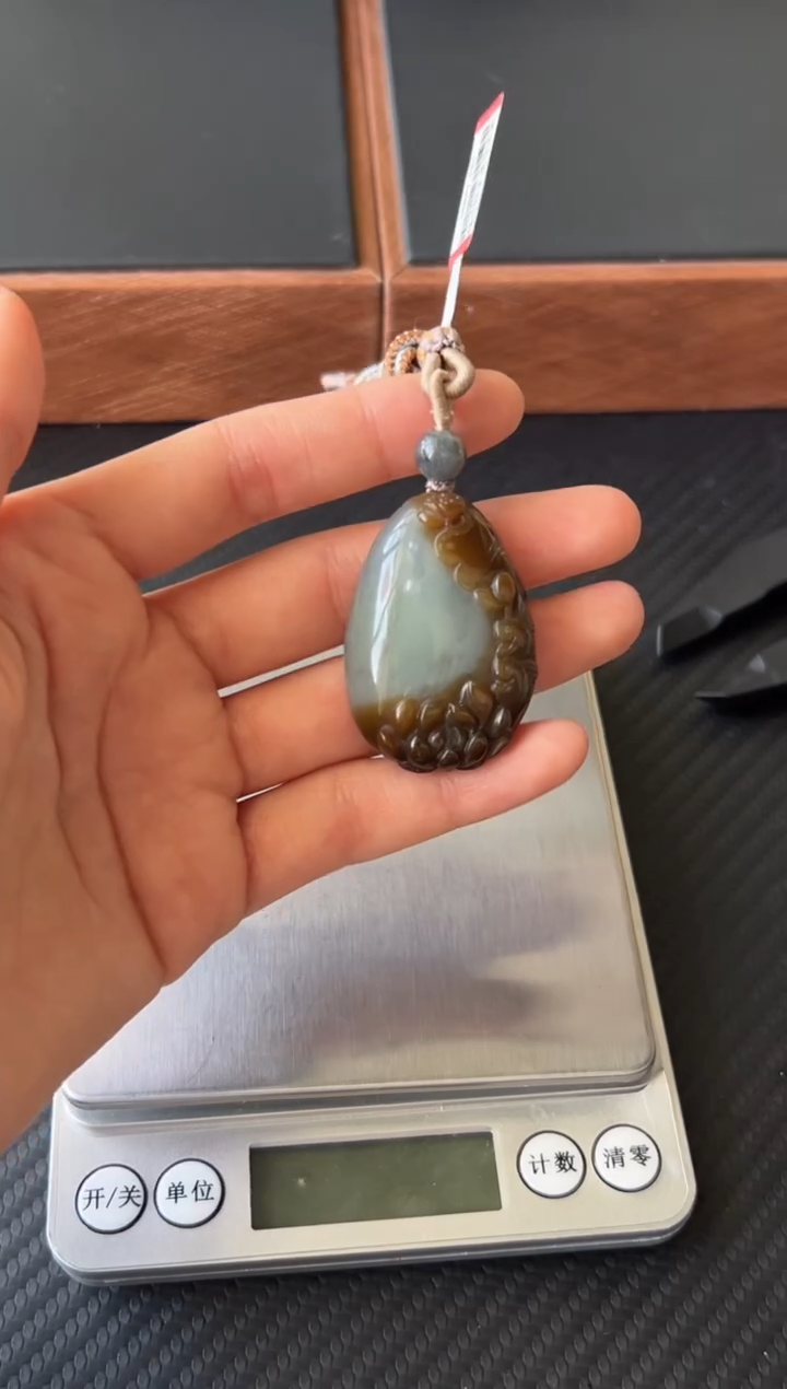 和田玉未镶嵌吊坠(赠链)若羌微色差