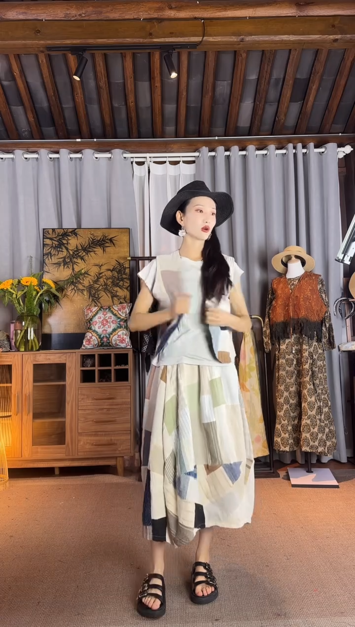 设计师款白色百福拼布马甲花苞裙套装