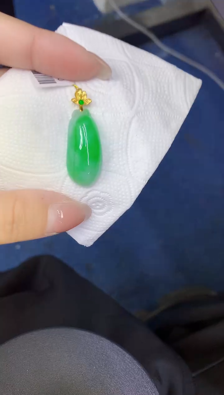 颈饰18K金镶嵌翡翠缅甸天然翡翠a货