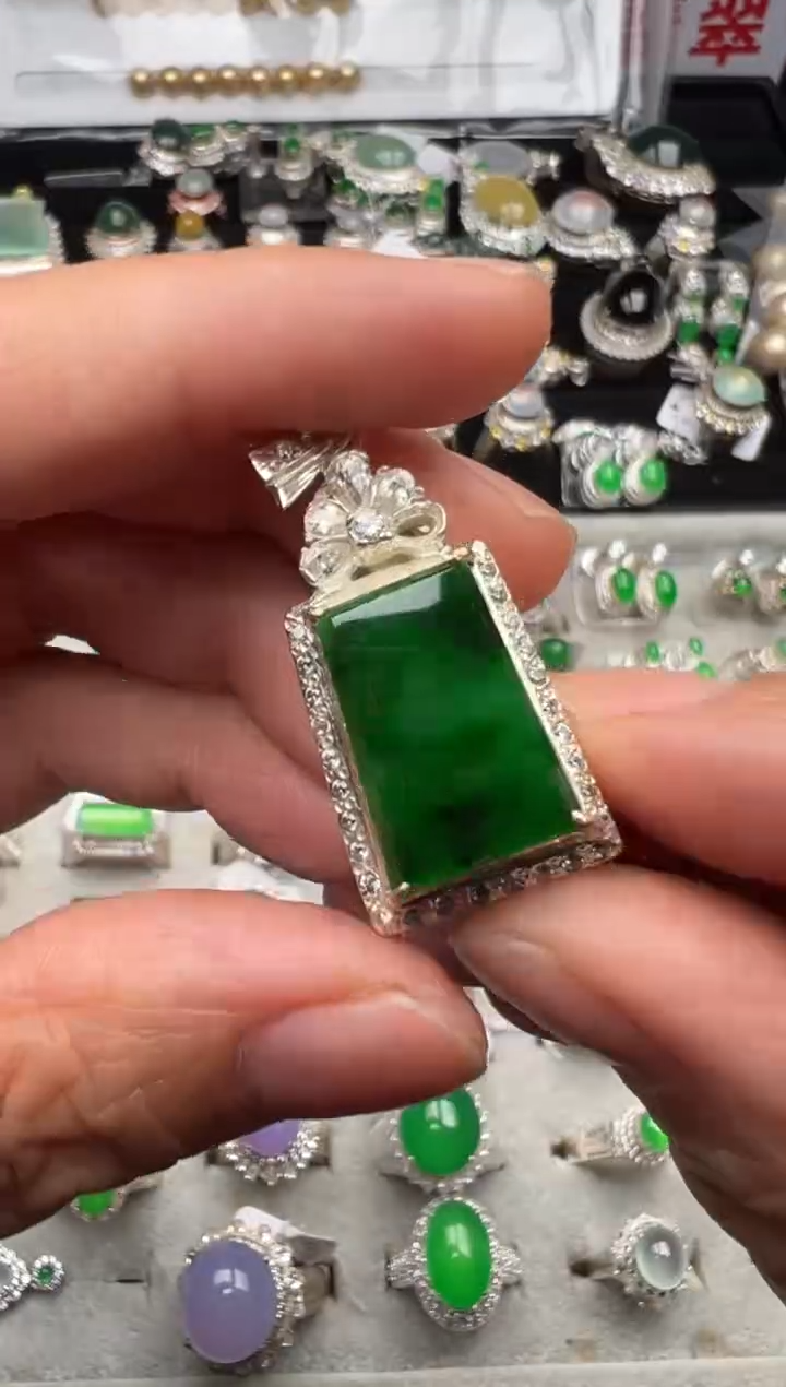 【闪购商品】定制翡翠未镶嵌A货翡翠