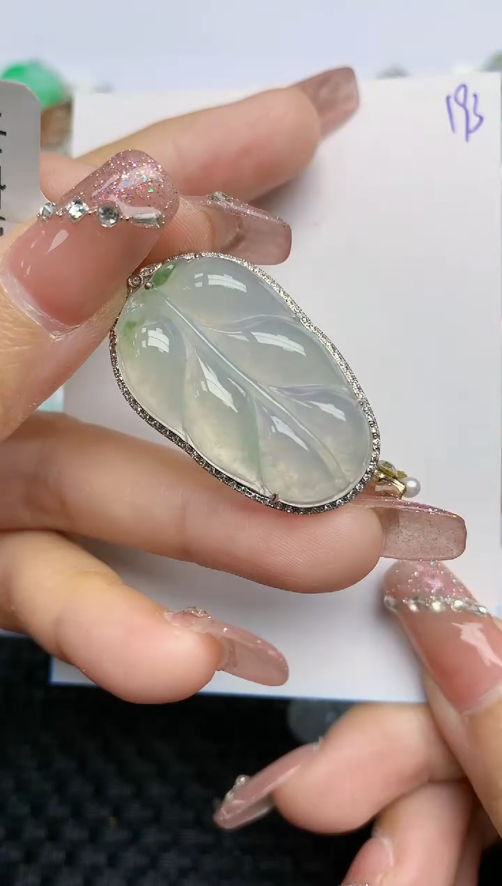 【闪购商品】翡翠颈饰18K金镶嵌天然A货翡翠 193