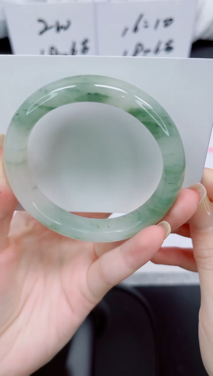 石英质玉手镯未镶嵌118