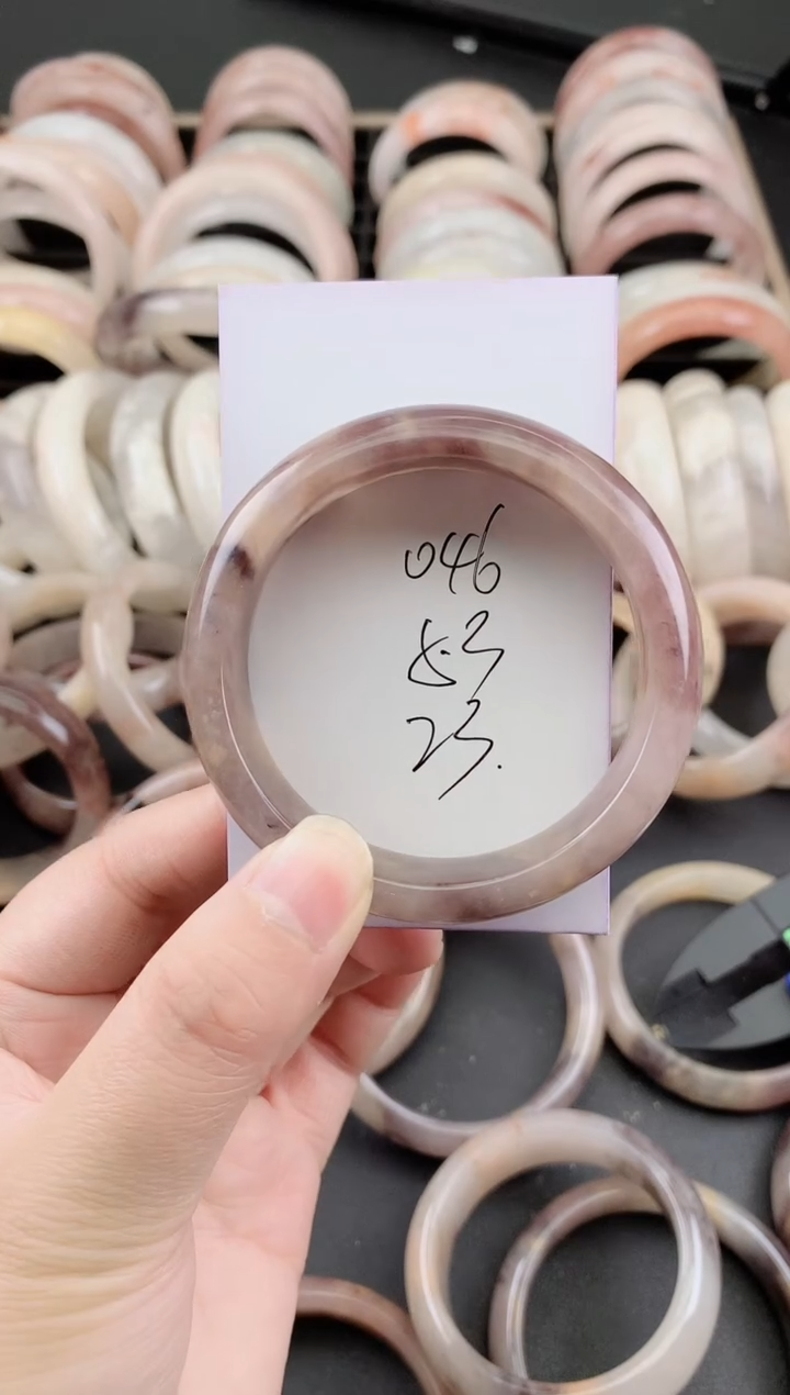 未镶嵌手镯石英质玉（金丝玉）046