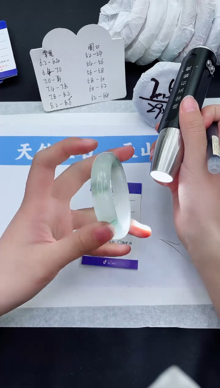 【闪购商品】石英质玉手镯未镶嵌T363-50+