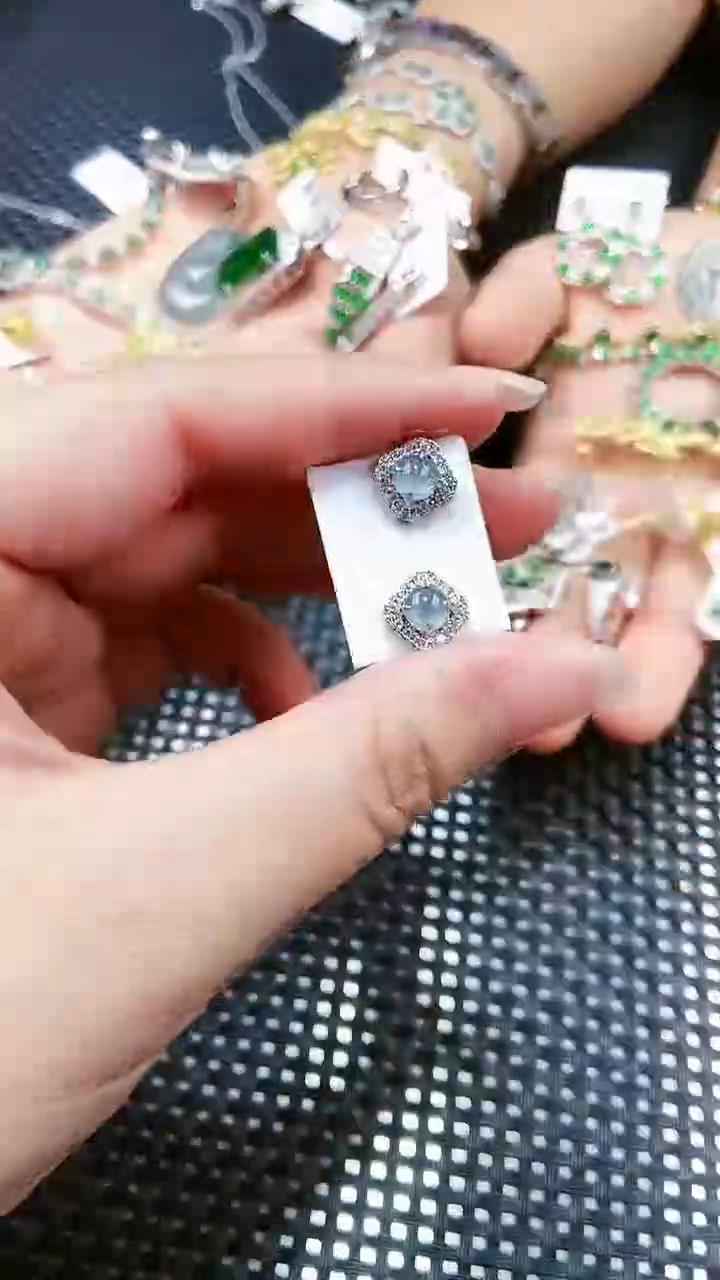 【闪购商品】翡翠耳饰未镶嵌11111111