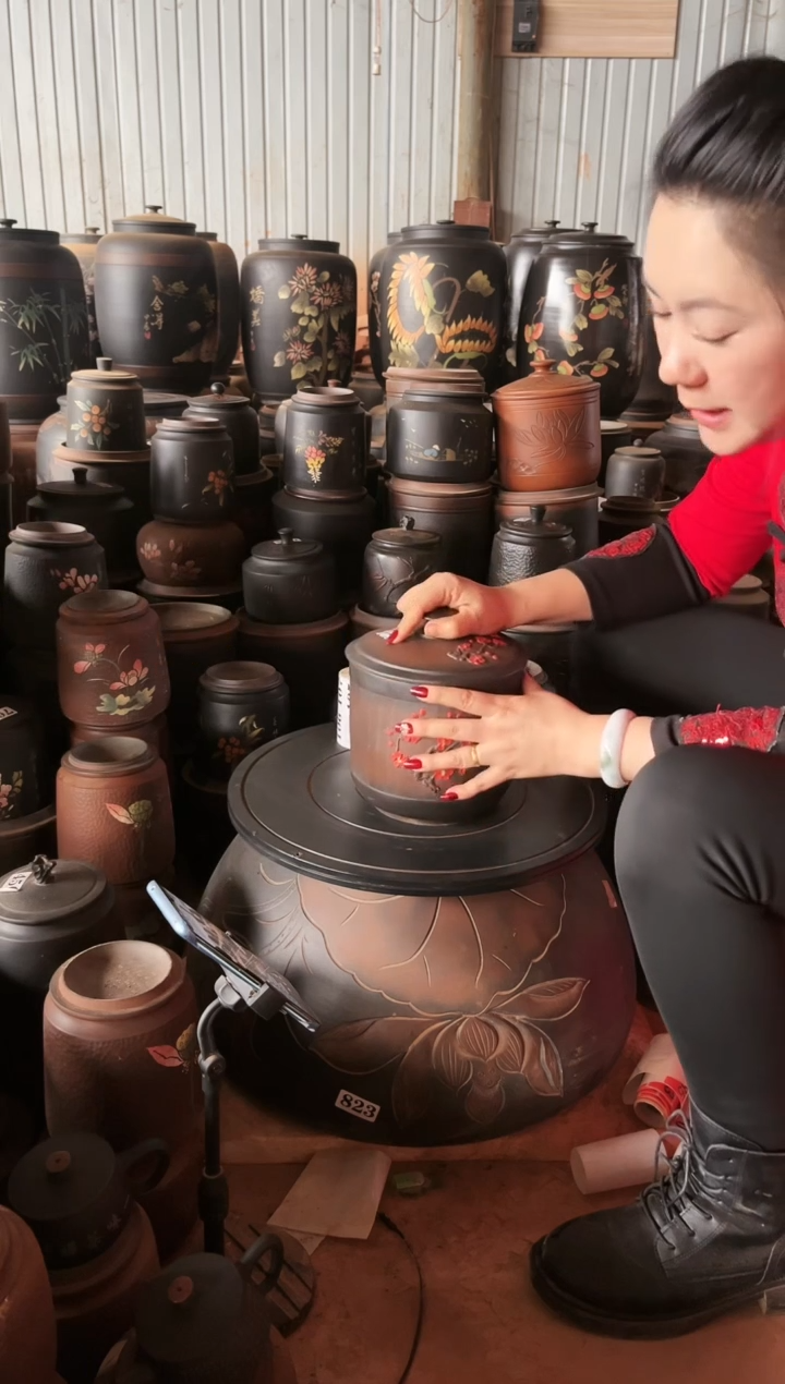 【闪购商品】壶瑕疵茶叶罐 翘盖红梅小五饼 726