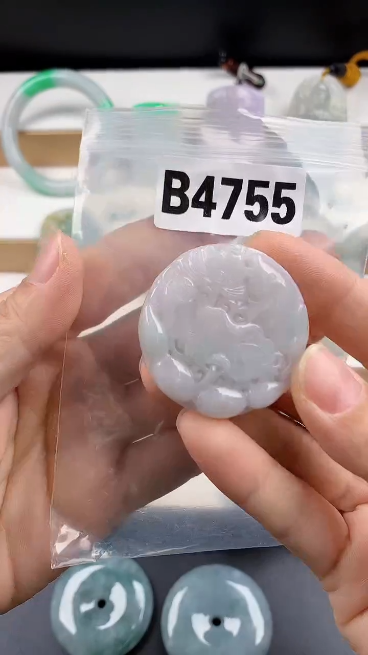 颈饰未镶嵌翡翠天然翡翠吊坠挂件