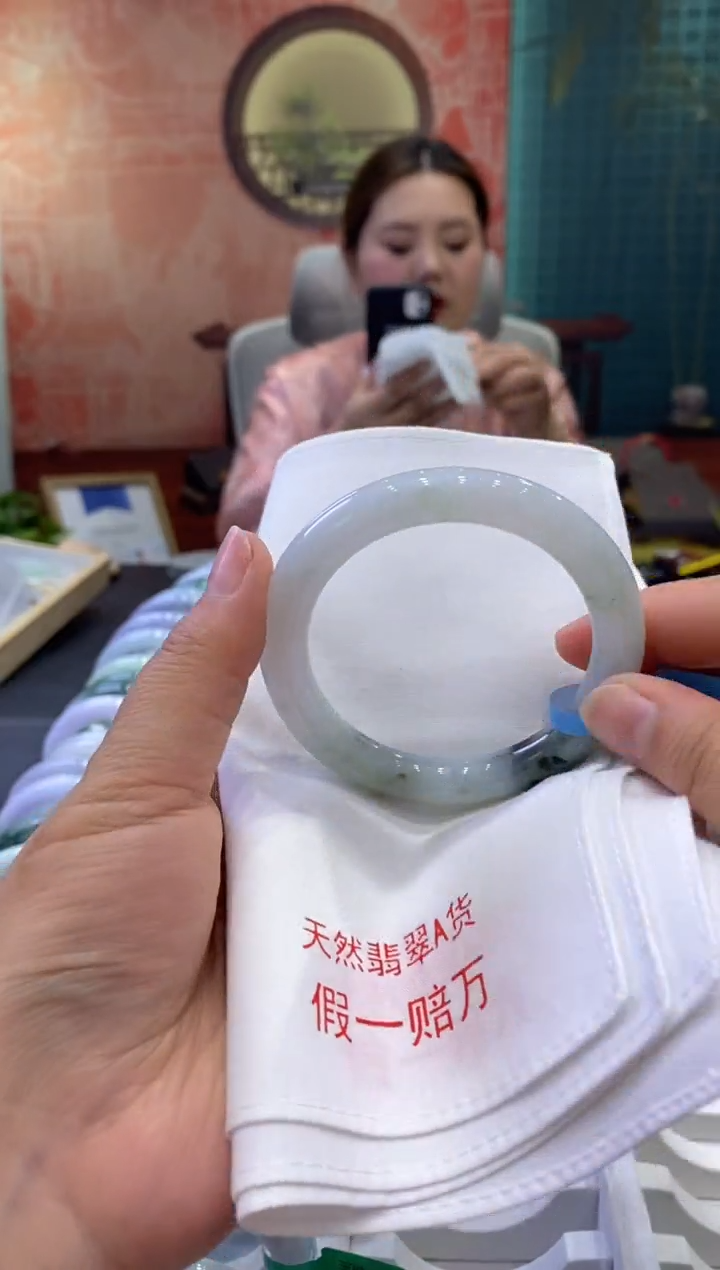 【闪购商品】翡翠手镯未镶嵌多人0003554