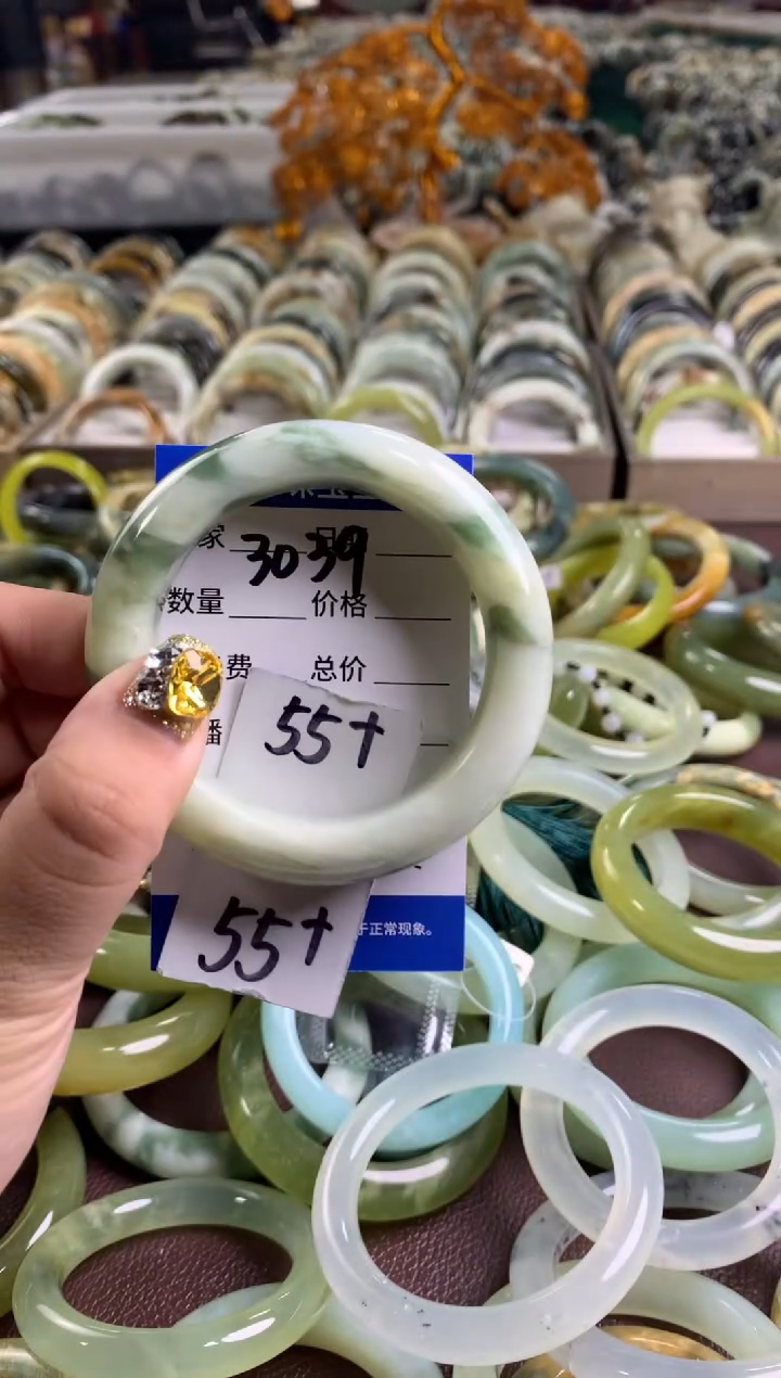 【闪购商品】蛇纹石玉手镯未镶嵌3039