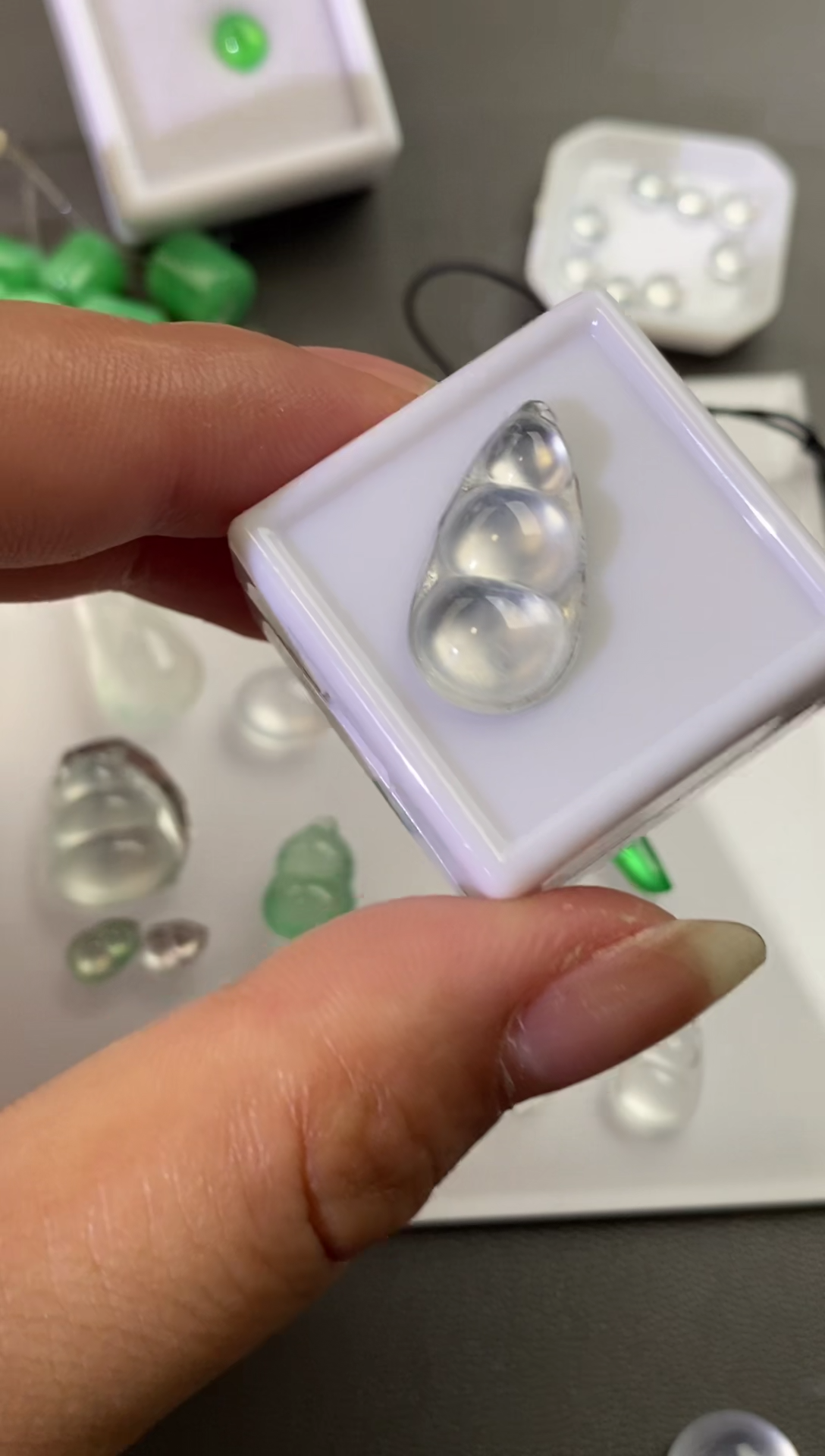 未镶嵌裸石翡翠高冰豆子